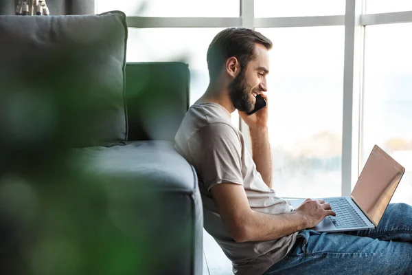 Como a Backchannel ajudou PMEs a economizar R$ 5,6 milhões em 2024